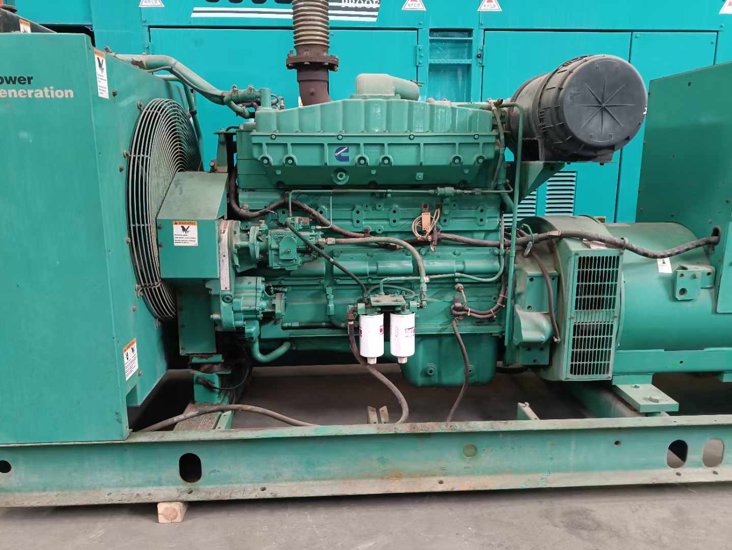 铁门关过载会对 600kW 柴油发电机组造成哪些损害？